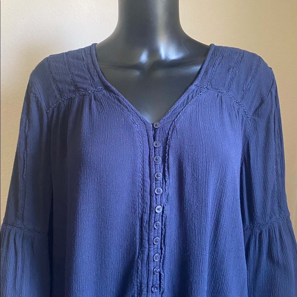 Bass Navy Button-Front V-Neck Blouse - Picture 9 of 11